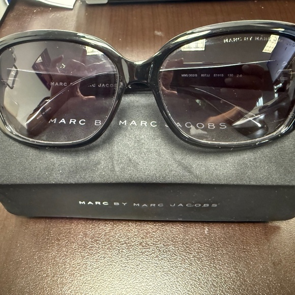 Marc Jacobs womens sunglasses - Picture 1 of 4